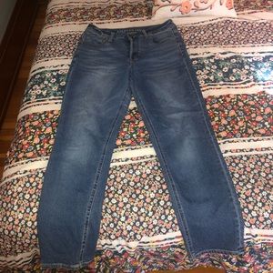 American Eagle Hi-Rise Tomgirl Jeans